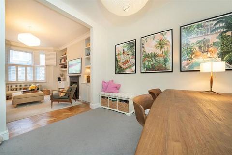 undefined, Clifton Avenue, London W12