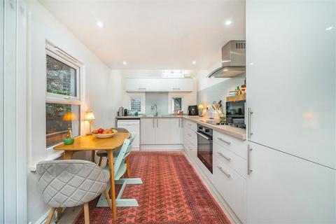 undefined, Clifton Avenue, London W12
