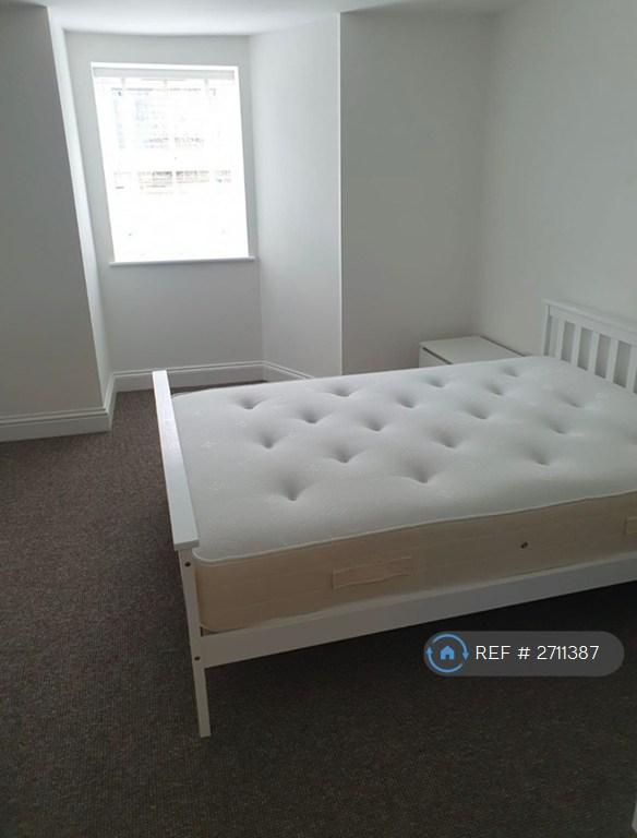 Large Bedroom