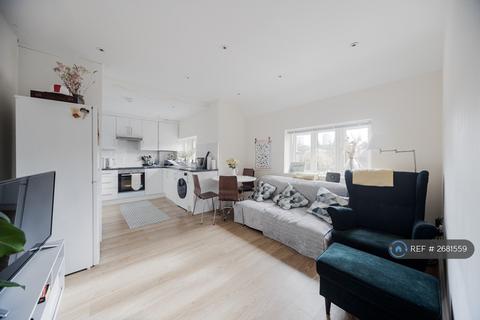 3 bedroom flat to rent, Crowther Avenue, Brentford, TW8