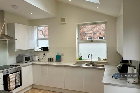 6 bedroom semi-detached house to rent, Lenton Boulevard, Nottingham, NG7