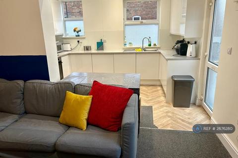 6 bedroom semi-detached house to rent, Lenton Boulevard, Nottingham, NG7