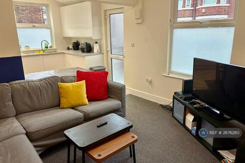 6 bedroom semi-detached house to rent, Lenton Boulevard, Nottingham, NG7