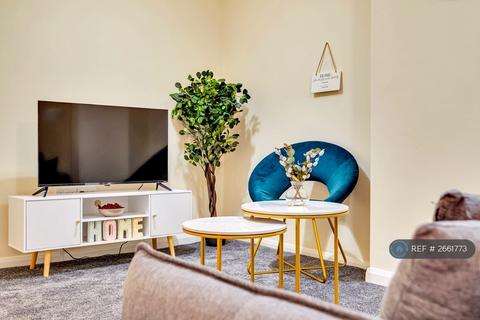 1 bedroom flat to rent, Station Road, Hayes, UB3