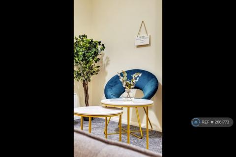 1 bedroom flat to rent, Station Road, Hayes, UB3