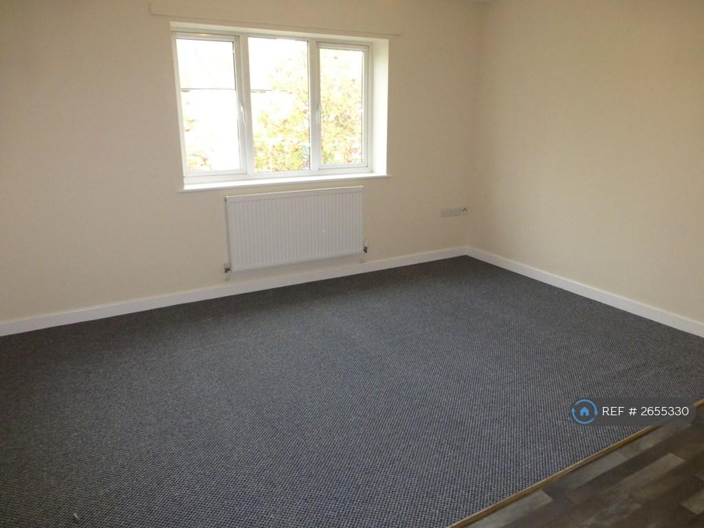 Kitchen / Lounge 3