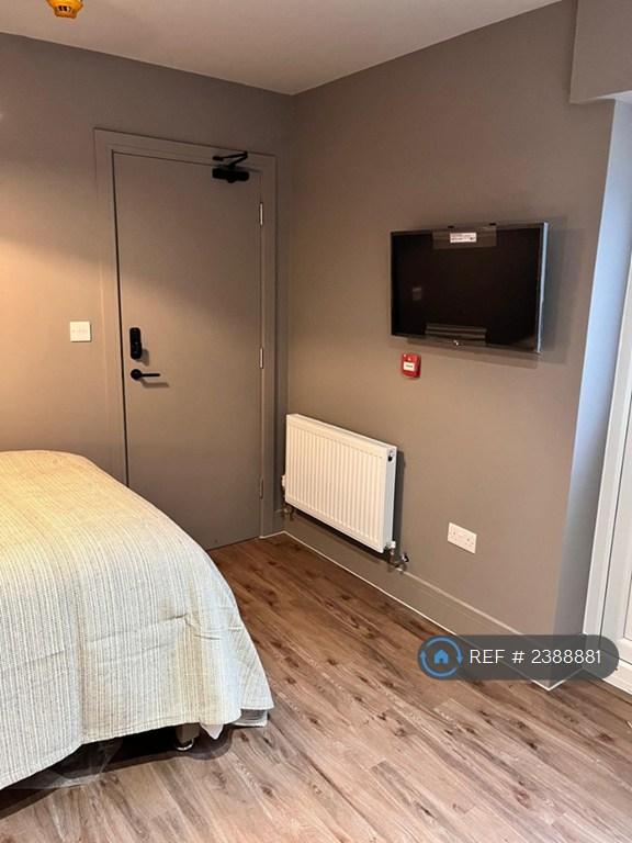 Room3 V4
