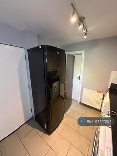 1 bedroom in a house share to rent, Roxeth Hill, London, HA2
