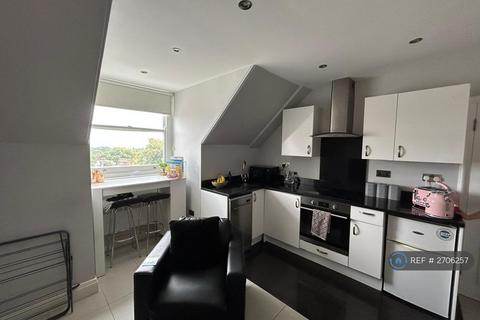 2 bedroom flat to rent, Heath Street, London, NW3