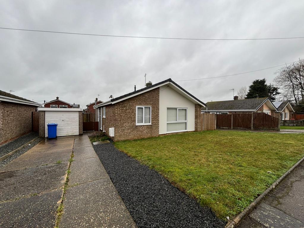 Renovated 3 Bed Bungalow to Rent, in Cotswold Way