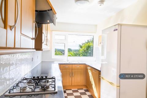 5 bedroom end of terrace house to rent, Greenways, Egham, TW20