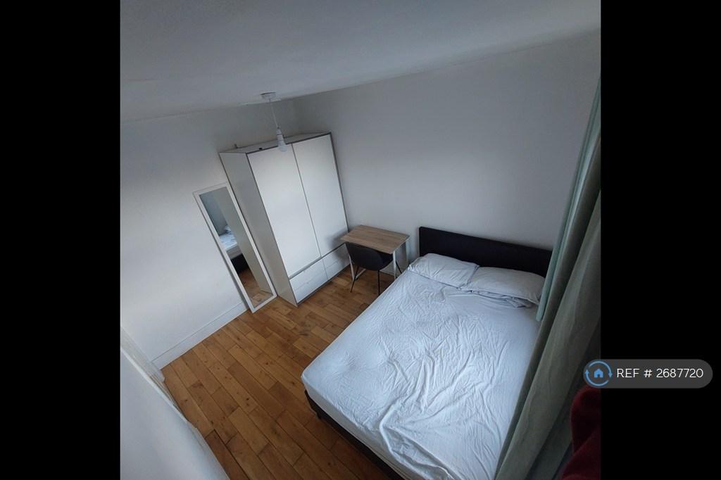 Double Bedroom