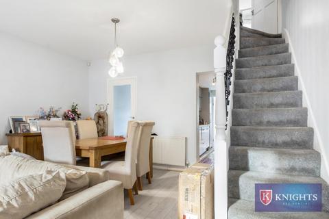 3 bedroom house for sale, Hendon Road, London, N9