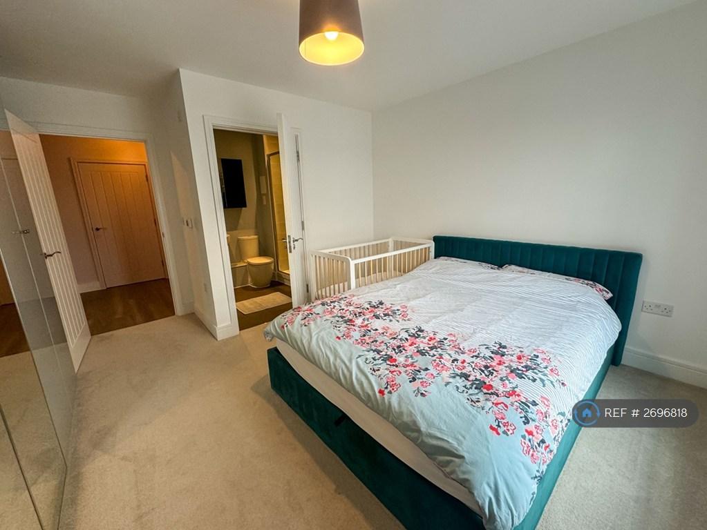 Master Bedroom With King Size Bed And 4 Wardrobes