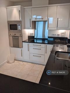 2 bedroom flat to rent, River Crescent, Nottingham, NG2