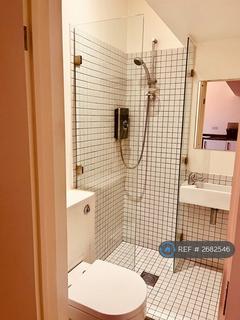 Studio to rent, Princes Road, Weybridge, KT13