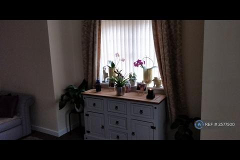 3 bedroom detached house to rent, Herbert James Close, Smethwick, B66