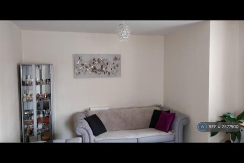 3 bedroom detached house to rent, Herbert James Close, Smethwick, B66