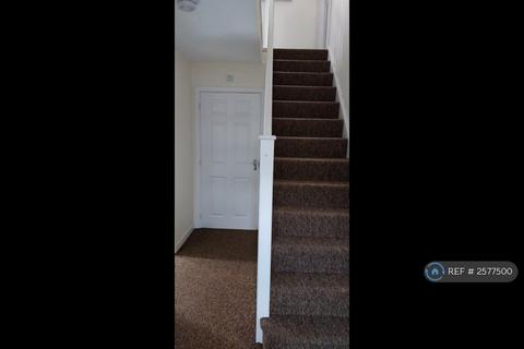 3 bedroom detached house to rent, Herbert James Close, Smethwick, B66