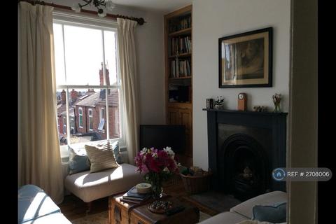 2 bedroom terraced house to rent, Lindum Avenue, Lincoln, LN2