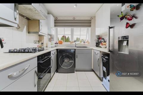 3 bedroom terraced house to rent, Tollgate Drive, Hayes, UB4