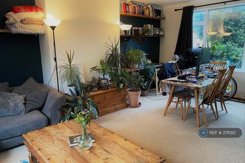 3 bedroom semi-detached house to rent, Staveley Crescent, Bristol, BS10