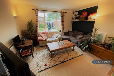 3 bedroom semi-detached house to rent, Staveley Crescent, Bristol, BS10
