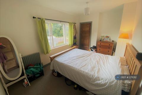 3 bedroom semi-detached house to rent, Staveley Crescent, Bristol, BS10