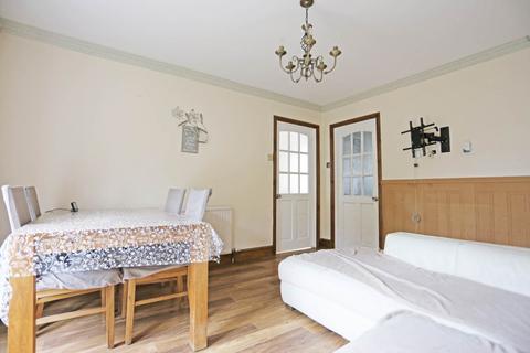 4 bedroom semi-detached house to rent, East Road, Chadwell Heath, RM6