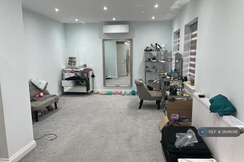 undefined, Argyle Road, London, W13
