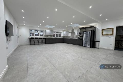 5 bedroom detached house to rent, Argyle Road, London, W13
