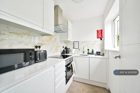 1 bedroom flat to rent, Station Parade, Sevenoaks, TN13