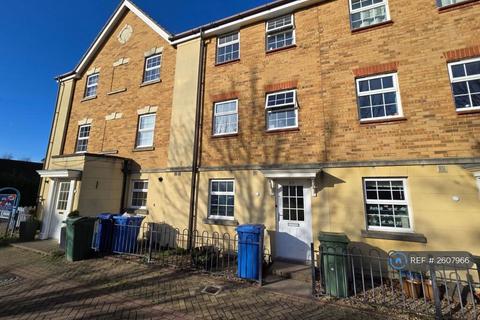 4 bedroom terraced house to rent, Moonstone Square, Sittingbourne, ME10