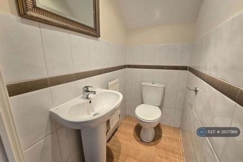 4 bedroom terraced house to rent, Moonstone Square, Sittingbourne, ME10
