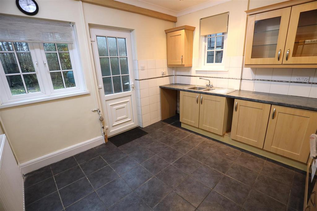 Kitchen 2.JPG