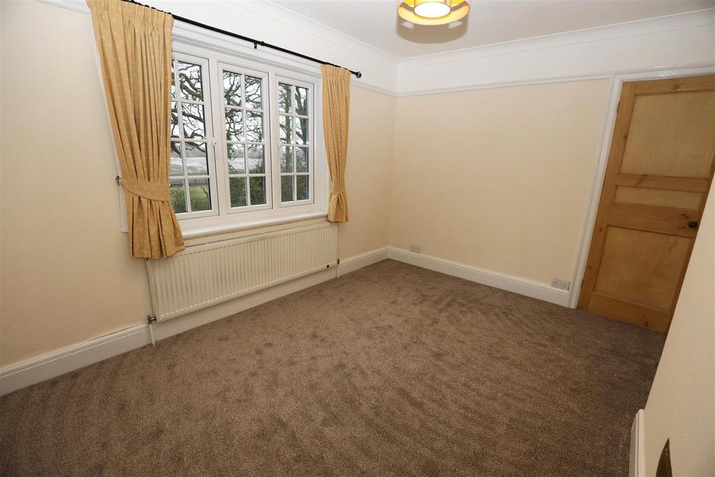 Bedroom 2 .JPG