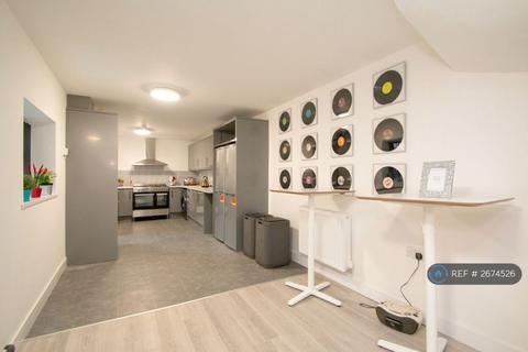 1 bedroom in a house share to rent, Cotswold Street, Liverpool, L7