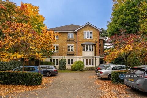 2 bedroom flat to rent, Beaumont Court, London, SW19