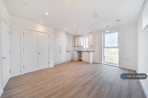 1 bedroom flat to rent, Willow Avenue, Barnes, SW13