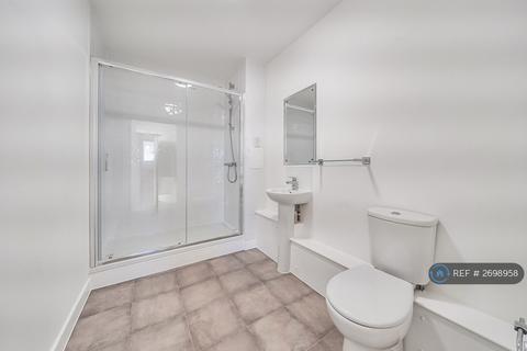 1 bedroom flat to rent, Willow Avenue, Barnes, SW13