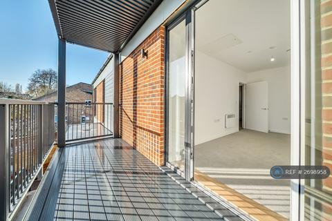 1 bedroom flat to rent, Willow Avenue, Barnes, SW13