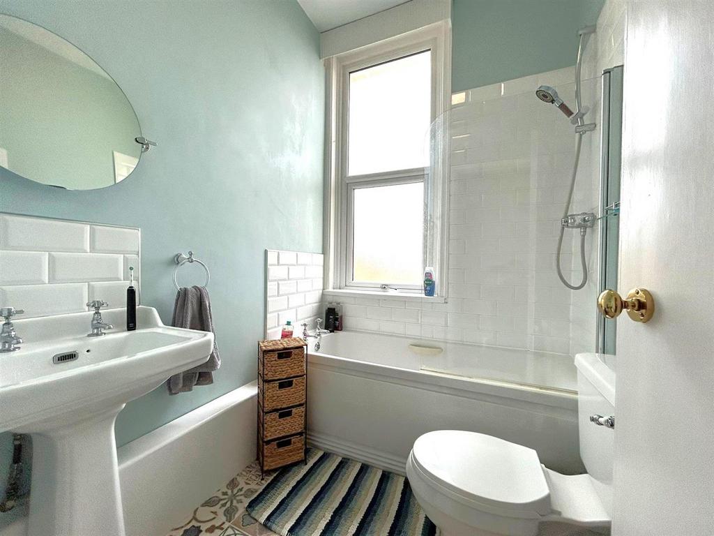 Bathroom.jpg
