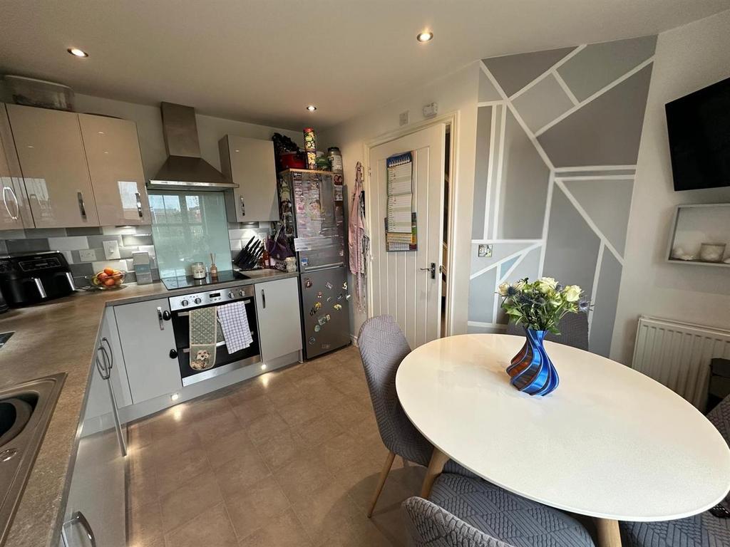 Kitchen 3.jpg