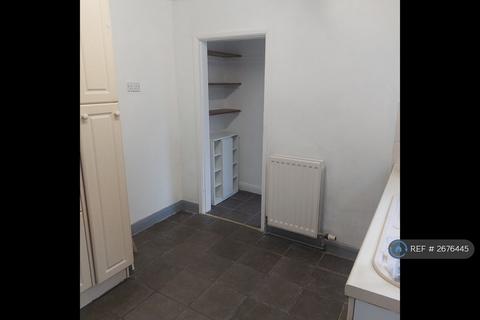 2 bedroom flat to rent, Dolphin Street, Cleethorpes, DN35
