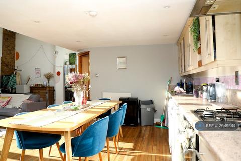 2 bedroom maisonette to rent, Principal Square, London, E9