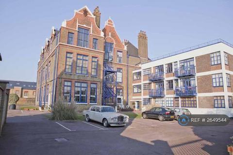 2 bedroom maisonette to rent, Principal Square, London, E9