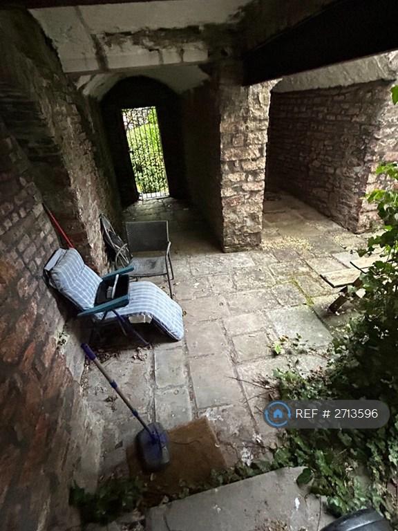 Private Court Yard