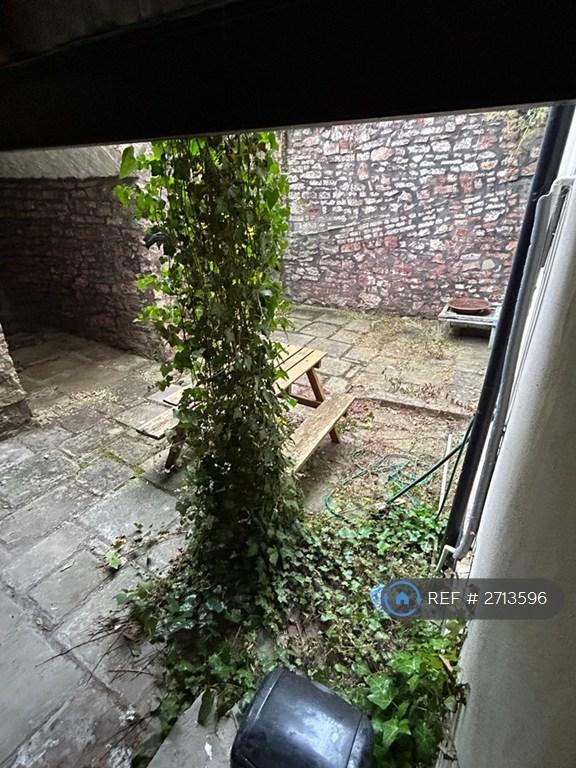 Private Court Yard