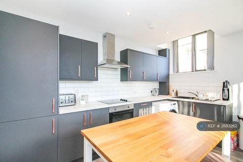1 bedroom flat to rent, Richardshaw Lane, Pudsey, LS28