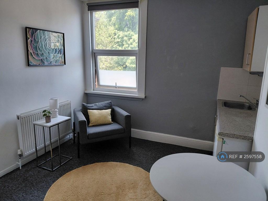 1 Bed Studio Flat £685pcm
